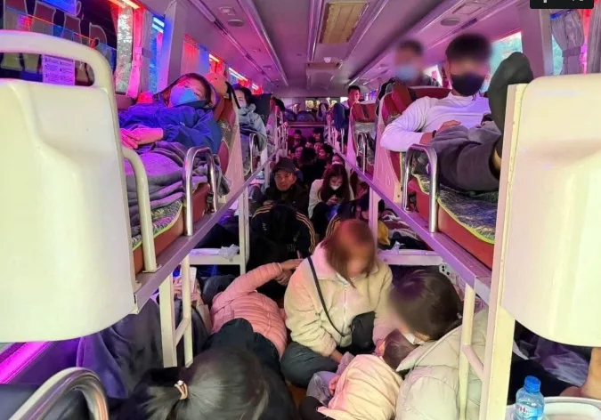 Bị phạt hơn 220 triệu đồng vì chở quá 41 người