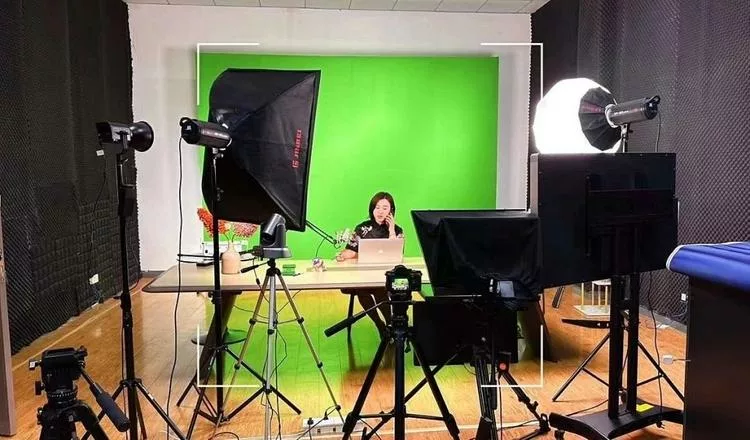 Chủ Đầu Tư Bất Động Sản Đẩy Mạnh Livestream Bán Hàng