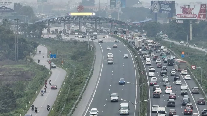 Để xe phải chờ quá 15 phút, trạm thu phí sẽ bị phạt 70 triệu đồng