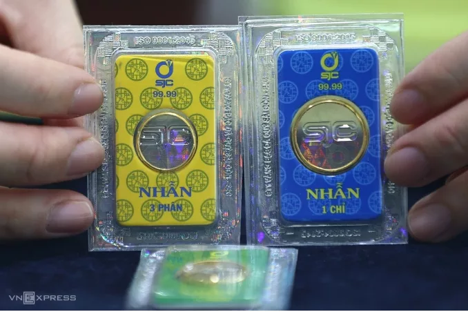 Giá vàng trong nước cao hơn thế giới 24 triệu đồng một lượng