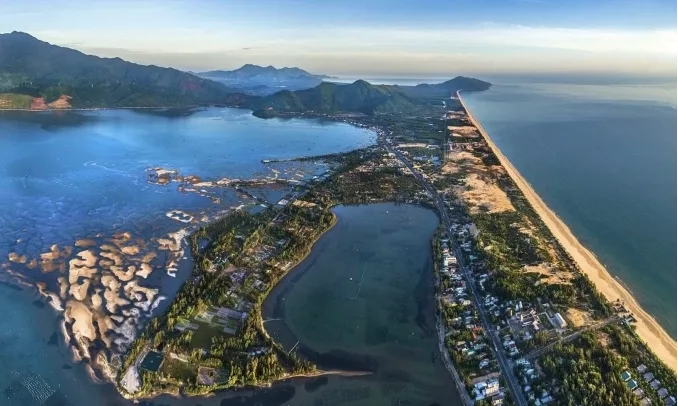 Tập đoàn Phương Trang muốn đầu tư khu đô thị ở Chân Mây - Lăng Cô, Huế