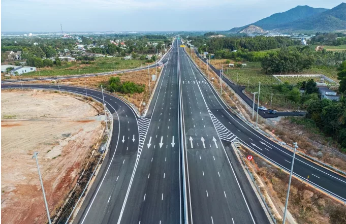 Toàn quốc đã hoàn thiện và khởi công 4.000 km cao tốc